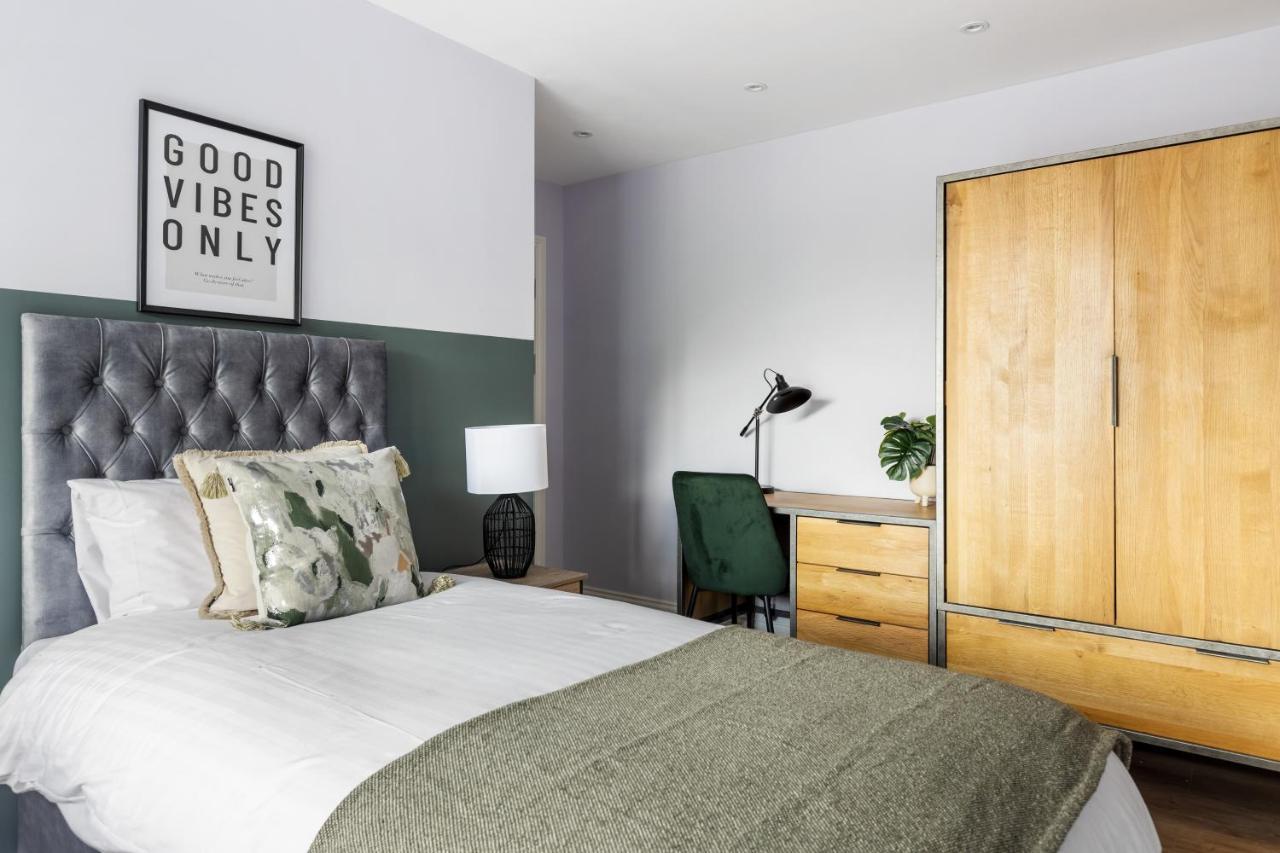 Stylish & Spacious 3 Bed Apartment With Fast Wifi, Close To Tube & Wembly لندن المظهر الخارجي الصورة