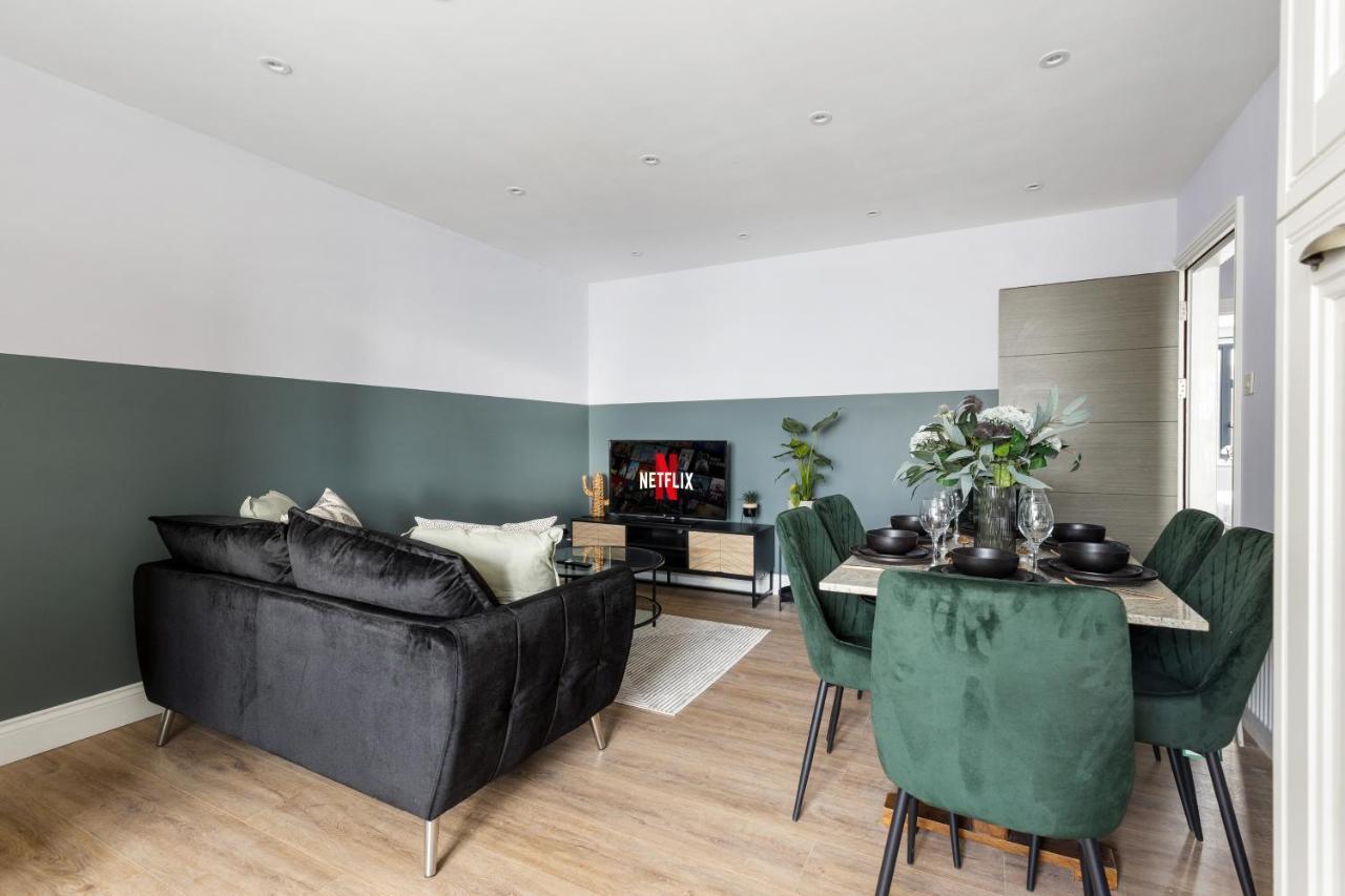 Stylish & Spacious 3 Bed Apartment With Fast Wifi, Close To Tube & Wembly لندن المظهر الخارجي الصورة